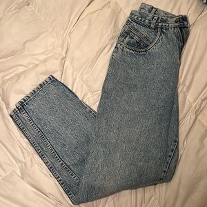 High waisted jeans